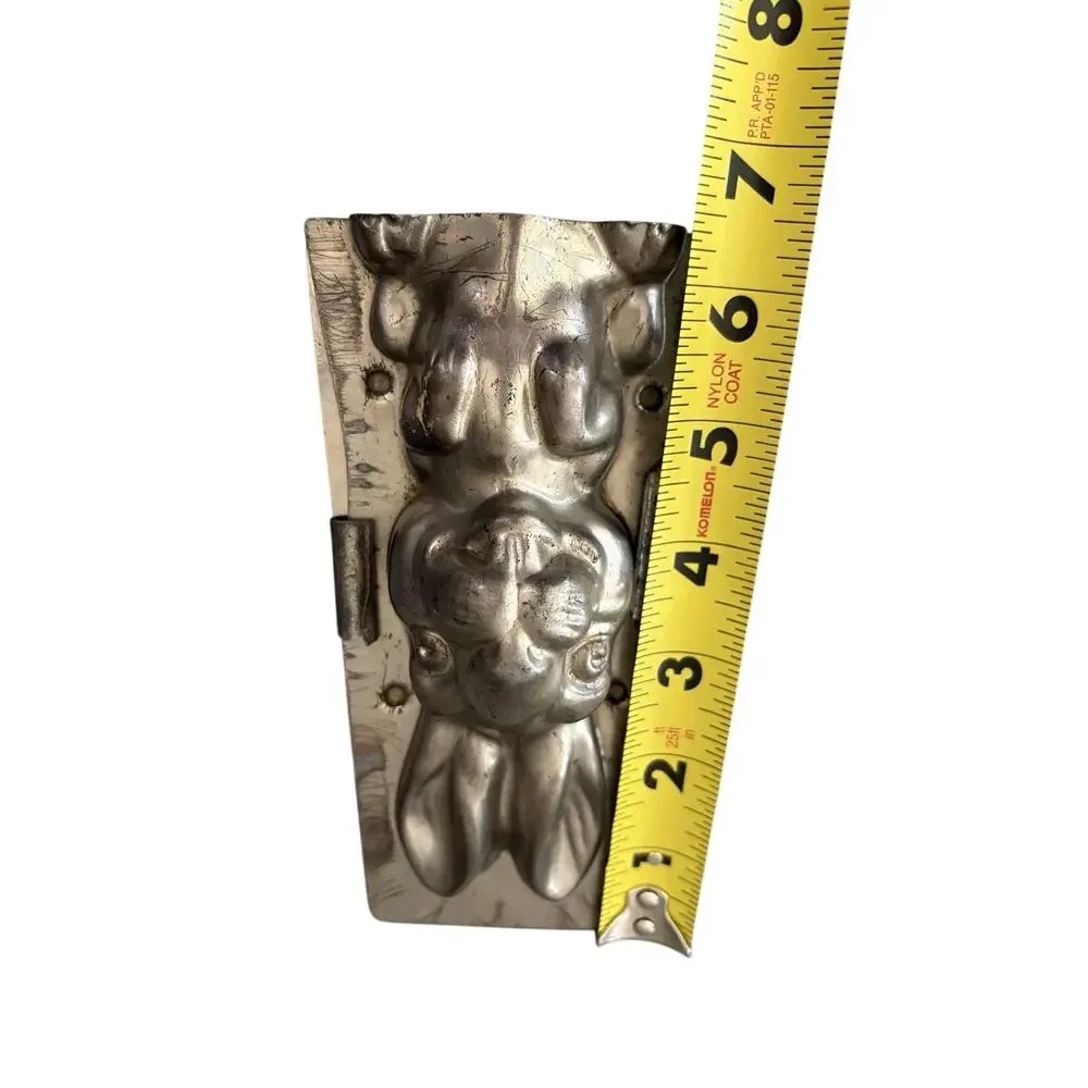 Antique Vintage Easter BUNNY RABBIT SITTING ON HIND LEGS Chocolate Mold. #286